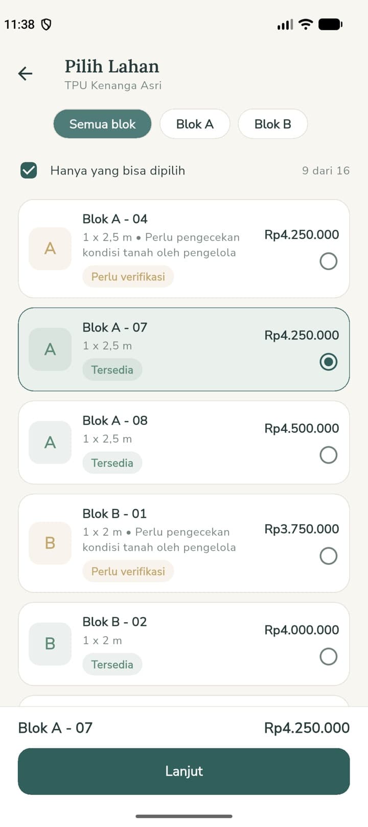 Pilih lahan — harga per slot, status tersedia atau perlu verifikasi